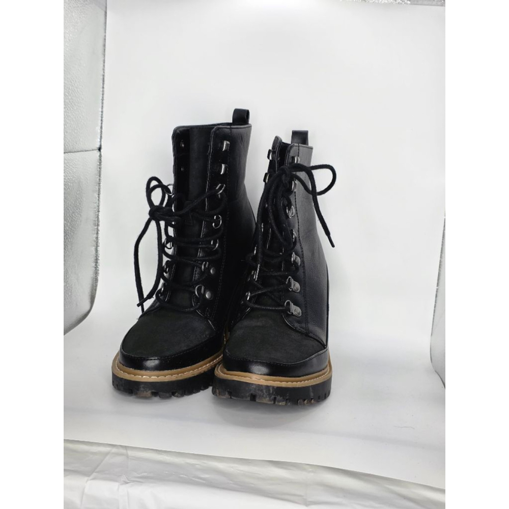 A New Day Women's Black Heeled Boots Size 8 with Beige Trim - Picture 3 of 8
